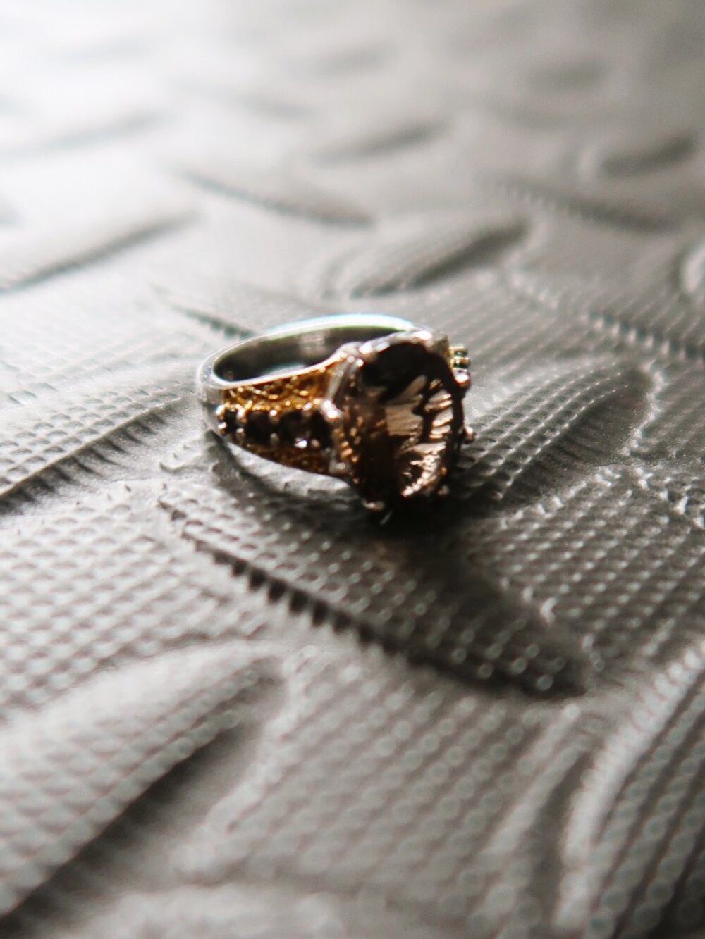 STS 925 Dark Like a Classic Stormy Night in Small Two-Tone Cocktail Ring Unisex